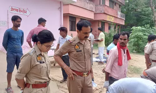 Barabanki: अर्टिगा कार-ट्रक भिड़ंत, हादसे में कई लोगों की मौत
