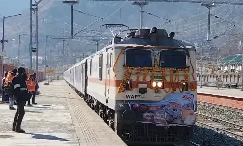 जम्मू रेलवे डिवीजन से 2 और चेरी मालगाड़ियां बुक की गईं जम्मू रेलवे डिवीजन से 2 और चेरी मालगाड़ियां बुक की गईं