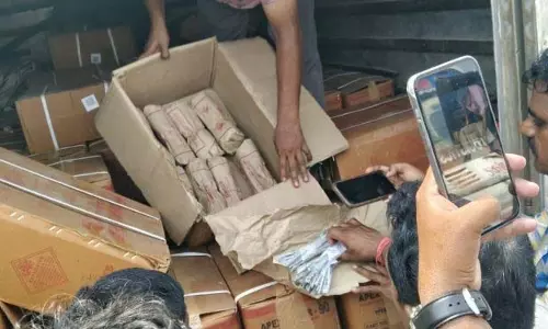 Rourkela में विस्फोटकों से लदे दो पिकअप वैन जब्त, दो हिरासत में