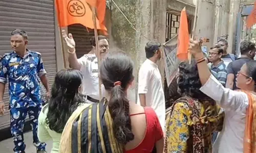 Bengal : विहिप के विरोध में सिलीगुड़ी बंद Bengal : विहिप के विरोध में सिलीगुड़ी बंद