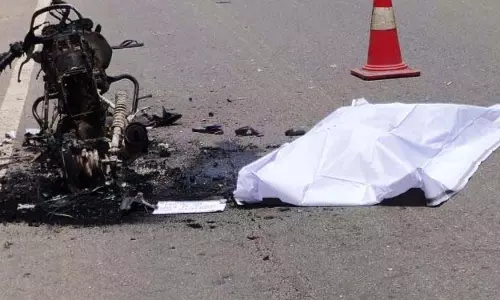 Odisha: एनएच 26 पर पुलिस अधिकारी का जला हुआ शव मिला