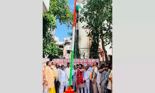 राजभवन-कांग्रेस, भाजपा, BRS के कार्यालयों में तेलंगाना स्थापना दिवस मनाया गया