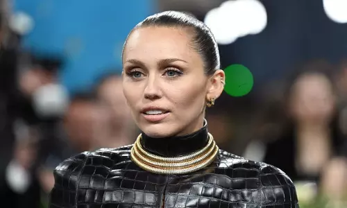 क्या Miley Cyrus लियाम हेम्सवर्थ से तलाक के बाद माँ बनने की योजना बना रही हैं?