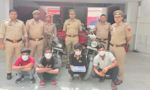 Noida: मोबाइल स्नैचिंग गैंग का खुलासा, चार बदमाश गिरफ्तार