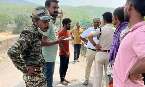 लाईनमेन की सड़क हादसे में मौत, पुल से गिरा