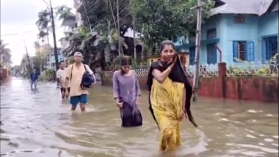 भूस्खलन और बाढ़ से जूझ रहा पूर्वोत्तर 3 जून तक भारी बारिश का अलर्ट भूस्खलन और बाढ़ से जूझ रहा पूर्वोत्तर 3 जून तक भारी बारिश का अलर्ट