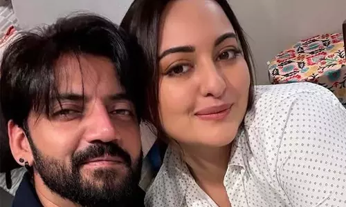 Sonakshi Sinha ने पति जहीर इकबाल के साथ शेयर किया बर्थडे का मजेदार वीडियो Sonakshi Sinha ने पति जहीर इकबाल के साथ शेयर किया बर्थडे का मजेदार वीडियो