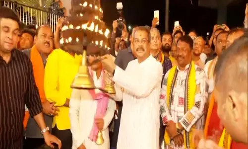 केंद्रीय मंत्री धर्मेंद्र प्रधान ने Sambalpur में शीतल षष्ठी यात्रा में भाग लिया
