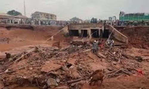 नाइजीरिया में बाढ़ से मरने वालों की संख्या 151 तक पहुंची नाइजीरिया में बाढ़ से मरने वालों की संख्या 151 तक पहुंची