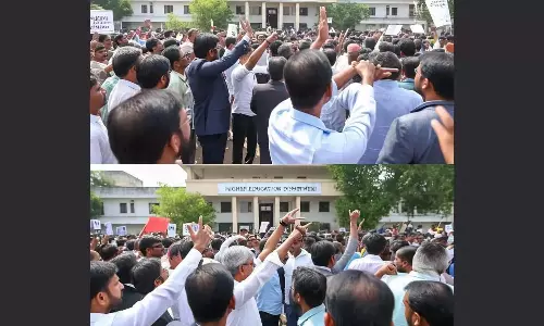 Nizamabad: सरकारी जूनियर लेक्चरर्स ने दूसरे वार्षिक वेतन वृद्धि के लिए विरोध प्रदर्शन किया