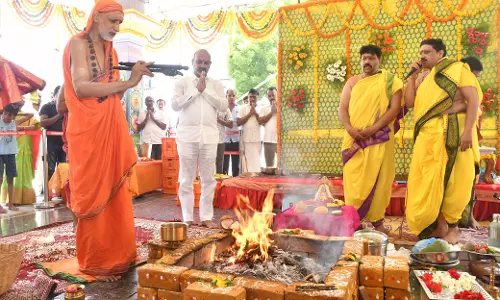 Telangana: बंदी ने महाशक्ति मंदिर के 15वें वार्षिक उत्सव में भाग लिया