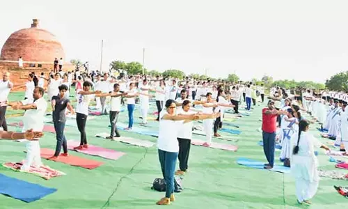 Andhra : थोटलाकोंडा बौद्ध मंदिर में योग महोत्सव की तैयारी Andhra : थोटलाकोंडा बौद्ध मंदिर में योग महोत्सव की तैयारी