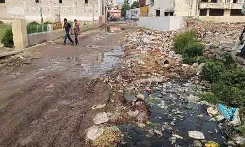 स्थायी लोक अदालत ने Guru Nanak पुरा रोड की हालत पर एमसी को नोटिस जारी स्थायी लोक अदालत ने Guru Nanak पुरा रोड की हालत पर एमसी को नोटिस जारी