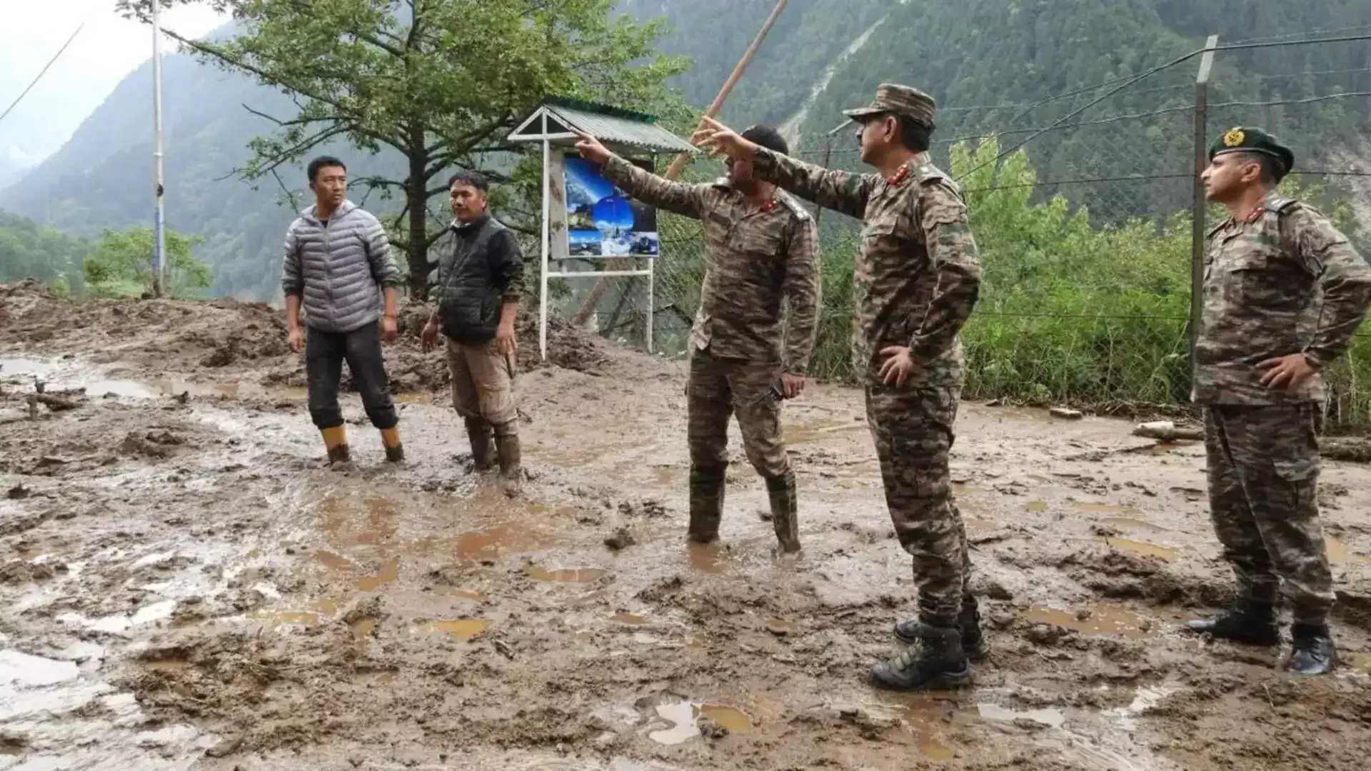 Sikkim: सैन्य शिविर पर भूस्खलन से 3 सैन्यकर्मियों की मौत, 6 लापता