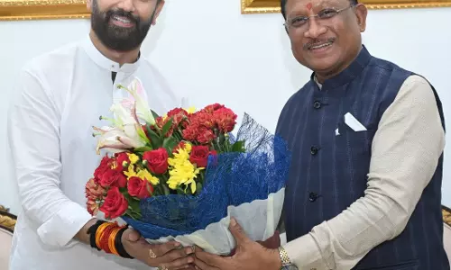 CM साय और केंद्रीय मंत्री चिराग पासवान के बीच हुई मुलाकात CM साय और केंद्रीय मंत्री चिराग पासवान के बीच हुई मुलाकात