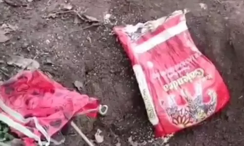 नक्सली भूखे मरेंगे, डंप किए राशन को फोर्स ने ढूंढ निकाले नक्सली भूखे मरेंगे, डंप किए राशन को फोर्स ने ढूंढ निकाले