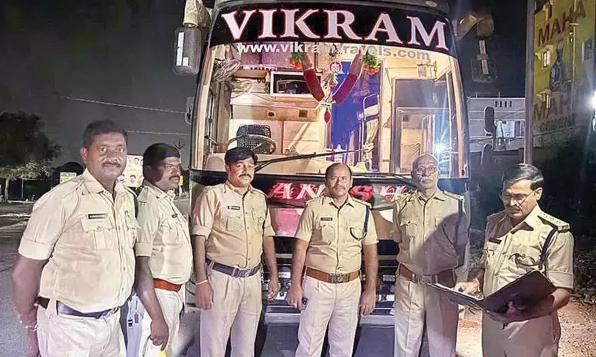 RTA ने तिरुपति से बसें चलाने वाले प्राइवेट ट्रैवल्स पर कार्रवाई की