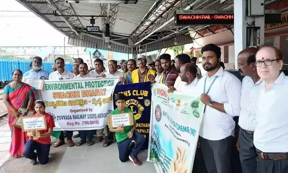 Andhra: वाल्टेयर डिवीजन प्लास्टिक प्रदूषण को रोकने के लिए सतत प्रयासों का समर्थन करता है