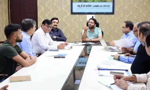 DC जम्मू ने मुफ्त बिजली योजना के कार्यान्वयन की समीक्षा की DC जम्मू ने मुफ्त बिजली योजना के कार्यान्वयन की समीक्षा की