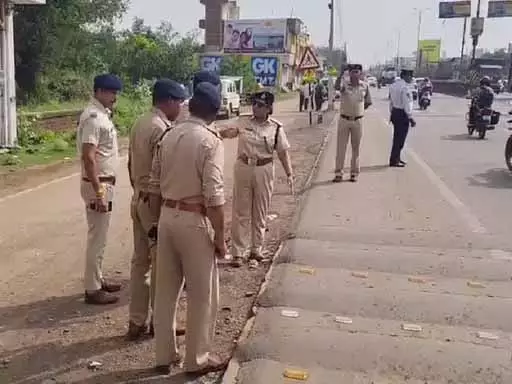 भिलाई-चरोदा में चाचा-भतीजे की मौत, अमानक ब्रेकर बनी एक्सीडेंट की वजह भिलाई-चरोदा में चाचा-भतीजे की मौत, अमानक ब्रेकर बनी एक्सीडेंट की वजह