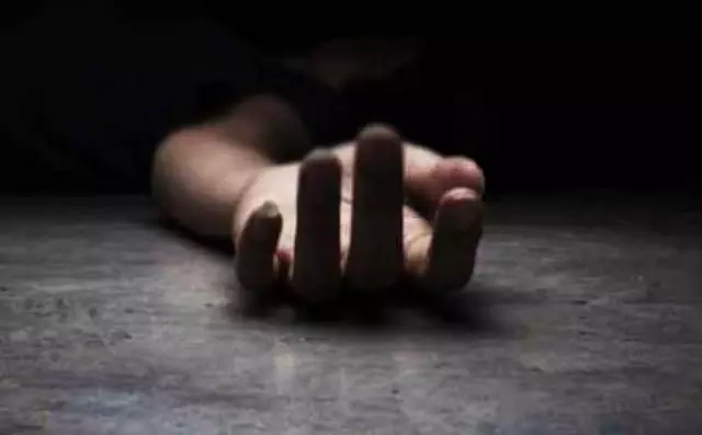 Tamil Nadu : शिवगंगा के पास बकरियां चुराने के आरोप में दो लोगों की पीट-पीटकर हत्या Tamil Nadu : शिवगंगा के पास बकरियां चुराने के आरोप में दो लोगों की पीट-पीटकर हत्या