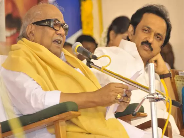 MK Stalin ने एम करुणानिधि को उनकी जयंती पर याद किया MK Stalin ने एम करुणानिधि को उनकी जयंती पर याद किया