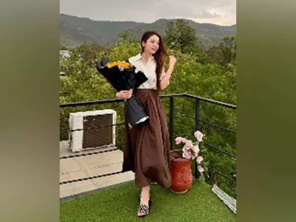 TikTok स्टार सना यूसुफ की गोली मारकर हत्या TikTok स्टार सना यूसुफ की गोली मारकर हत्या