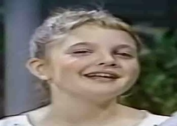 Drew Barrymore ने गर्म और आरामदायक कपड़ों के प्रति अपने प्यार को फिर से दोहराया Drew Barrymore ने गर्म और आरामदायक कपड़ों के प्रति अपने प्यार को फिर से दोहराया