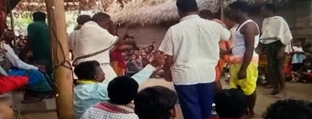 Odisha: नबरंगपुर में राम भक्तों का आरोप, बाली यात्रा प्रसाद में हमें जहर मिलाकर परोसा गया Odisha: नबरंगपुर में राम भक्तों का आरोप, बाली यात्रा प्रसाद में हमें जहर मिलाकर परोसा गया