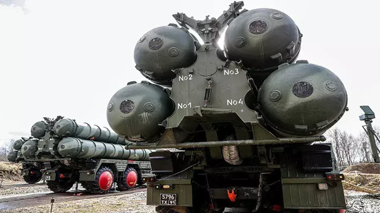 New Delhi: रूस से 2026 तक मिलेंगी बाकी S-400 डिफेन्स सिस्टम New Delhi: रूस से 2026 तक मिलेंगी बाकी S-400 डिफेन्स सिस्टम