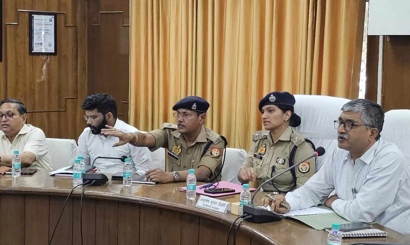 Farrukhabad: गंगा दशहरा पर दोनों तरफ लगायी जायें दो-दो एंबुलेंसें व की जाये सभी व्यवस्थायें: जिलाधिकारी Farrukhabad: गंगा दशहरा पर दोनों तरफ लगायी जायें दो-दो एंबुलेंसें व की जाये सभी व्यवस्थायें: जिलाधिकारी