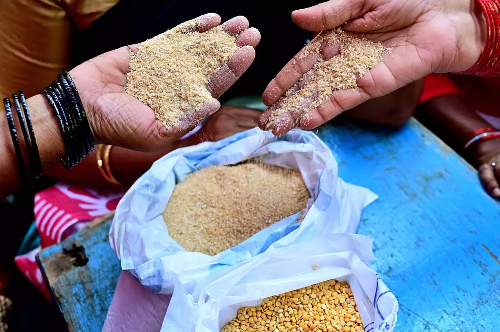 आंगनवाड़ियों में घटिया खाना: बाल कल्याण विभाग के निदेशक को पत्र आंगनवाड़ियों में घटिया खाना: बाल कल्याण विभाग के निदेशक को पत्र