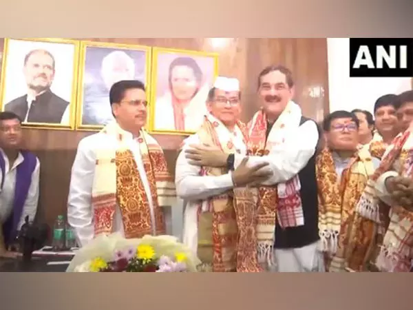 गौरव गोगोई ने असम प्रदेश कांग्रेस कमेटी (APCC) के अध्यक्ष का पदभार संभाला गौरव गोगोई ने असम प्रदेश कांग्रेस कमेटी (APCC) के अध्यक्ष का पदभार संभाला