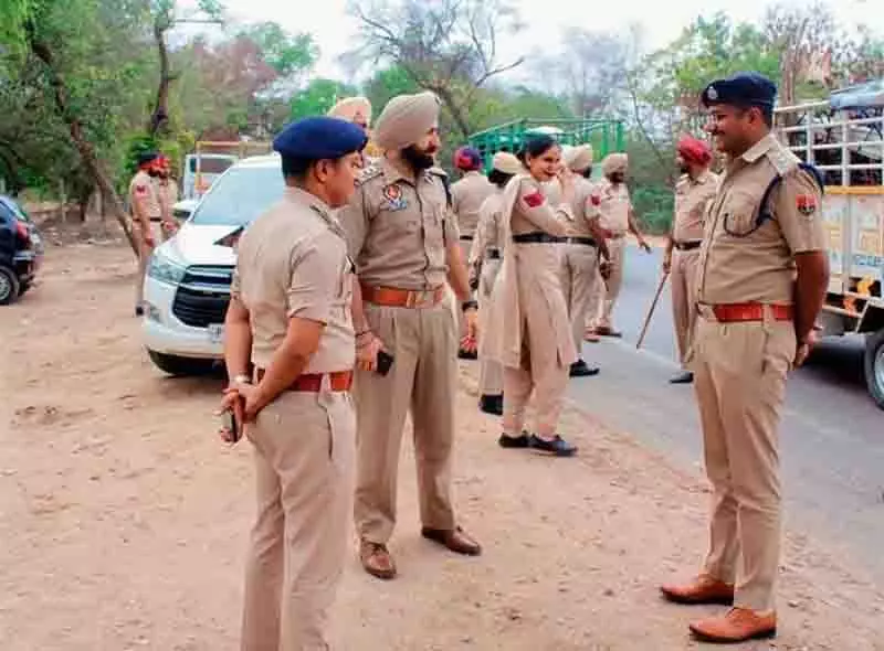 सेना की गुप्त जानकारी साझा करने के आरोप में Tarn Taran के व्यक्ति को गिरफ्तार सेना की गुप्त जानकारी साझा करने के आरोप में Tarn Taran के व्यक्ति को गिरफ्तार