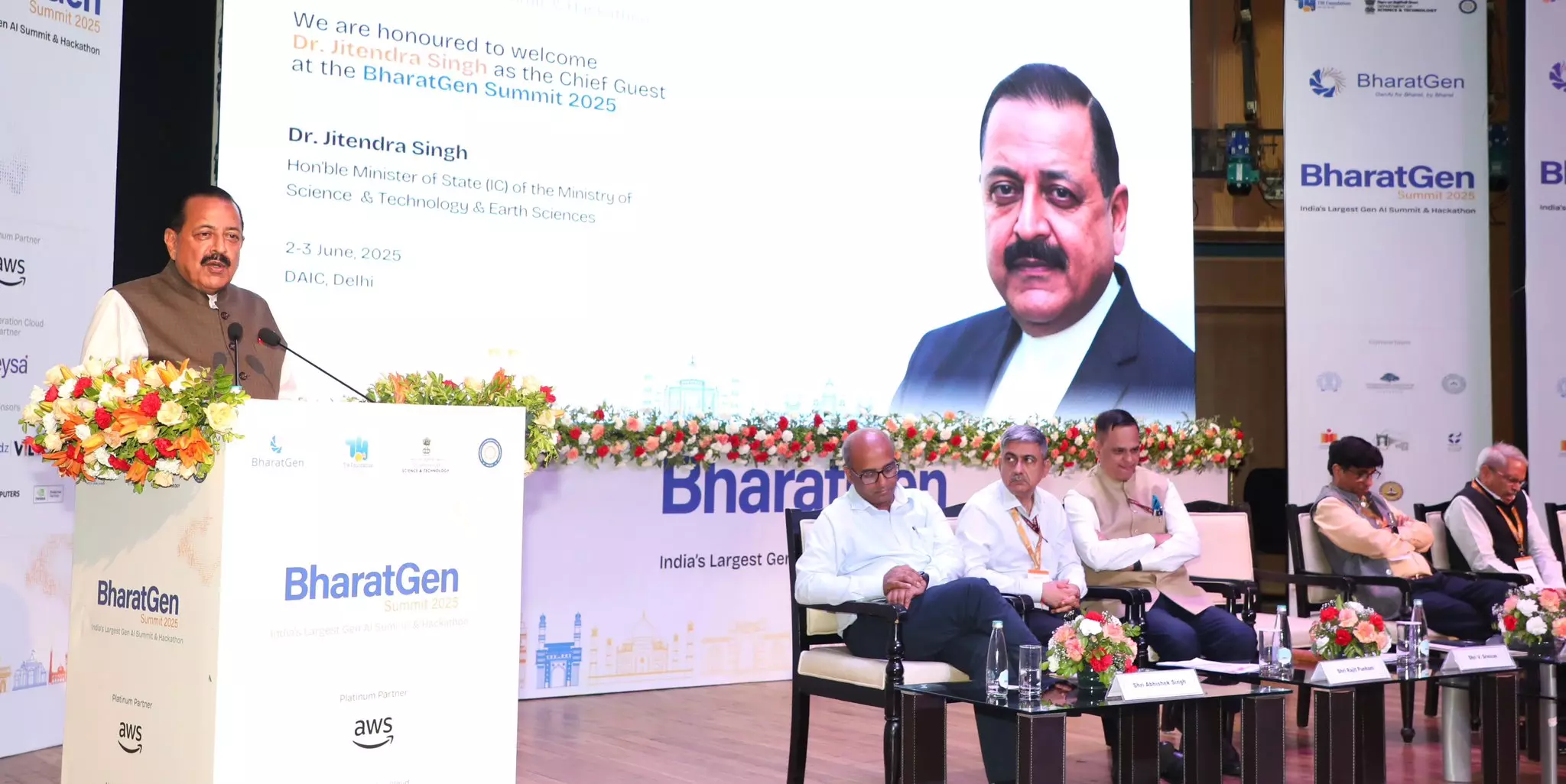 New Delhi: पहला स्वदेशी भाषा AI मॉडल भारत में लॉन्च हुआ New Delhi: पहला स्वदेशी भाषा AI मॉडल भारत में लॉन्च हुआ