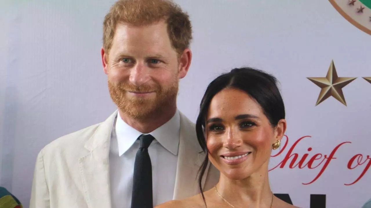 Prince Harry की सुरक्षा को लेकर कानूनी झटके के बीच मेघन मार्कल ने सब कुछ बताने वाली किताब की योजना से इनकार किया Prince Harry की सुरक्षा को लेकर कानूनी झटके के बीच मेघन मार्कल ने सब कुछ बताने वाली किताब की योजना से इनकार किया