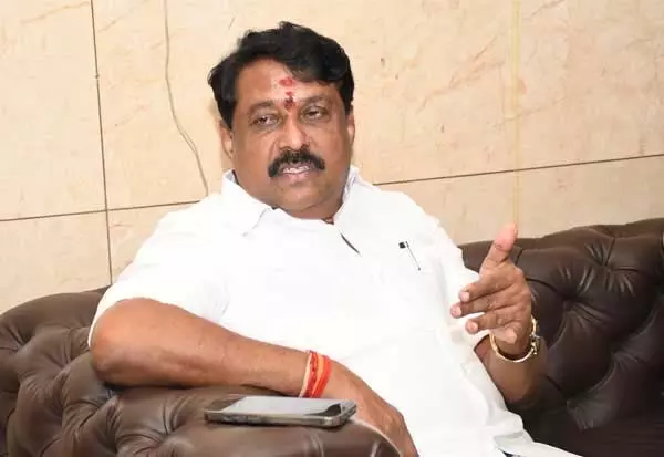 Tamilnadu: वह कौन है सर? नैनार कहते हैं कि हम जवाब का इंतज़ार करेंगे Tamilnadu: वह कौन है सर? नैनार कहते हैं कि हम जवाब का इंतज़ार करेंगे