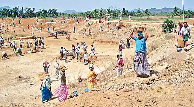 Andhra : रोजगार कार्यों को मंजूरी देने में सावधानीपूर्ण कदम Andhra : रोजगार कार्यों को मंजूरी देने में सावधानीपूर्ण कदम