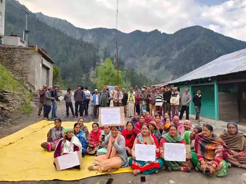 Himachal के जनजातीय गांव में अनियमित इंटरनेट कनेक्टिविटी को लेकर रोष Himachal के जनजातीय गांव में अनियमित इंटरनेट कनेक्टिविटी को लेकर रोष