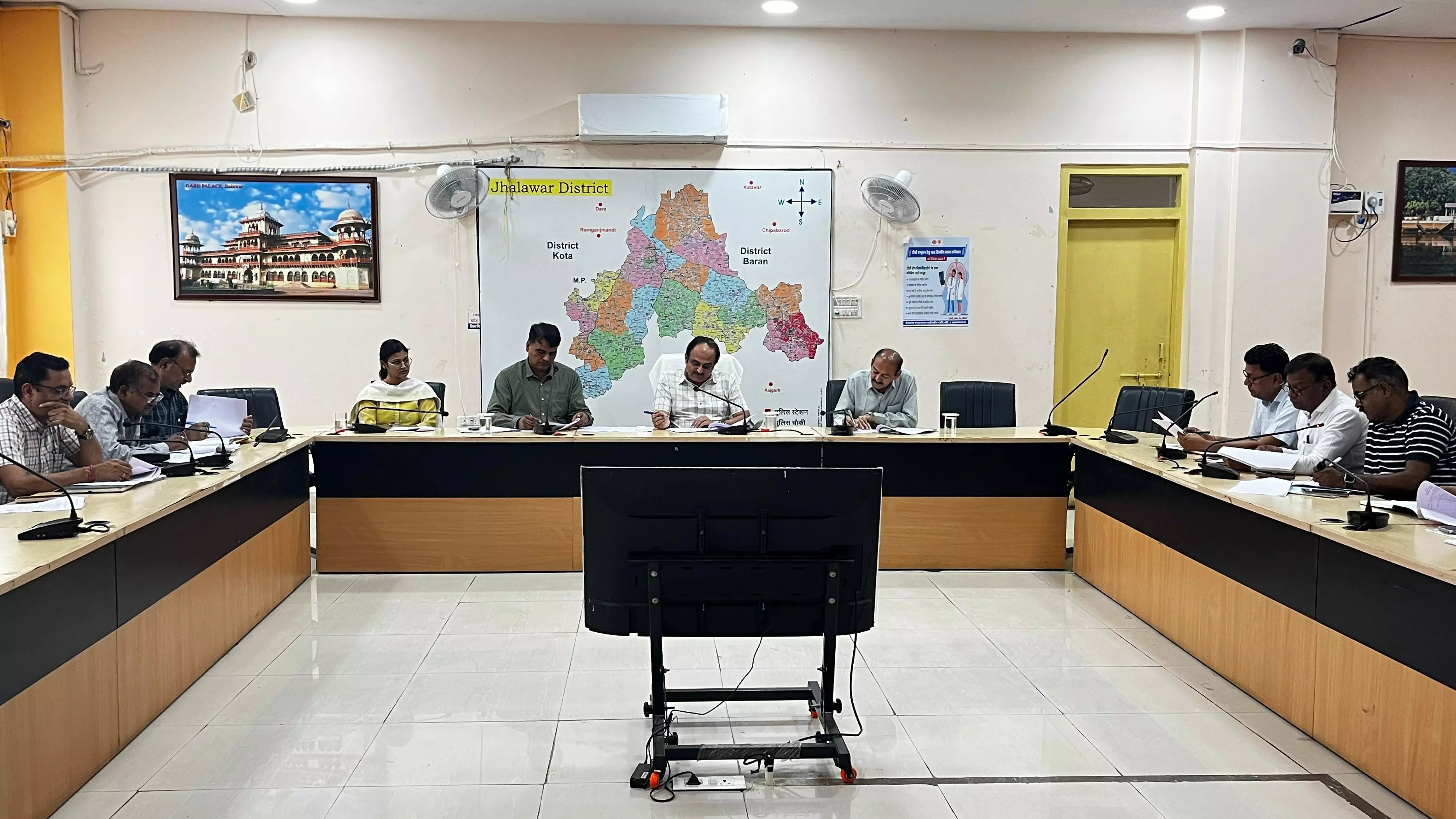 Jalore: जल संरक्षण बनें जन आंदोलन प्रत्येक व्यक्ति की भागीदारी हो सुनिश्चित - कलेक्टर Jalore: जल संरक्षण बनें जन आंदोलन प्रत्येक व्यक्ति की भागीदारी हो सुनिश्चित - कलेक्टर