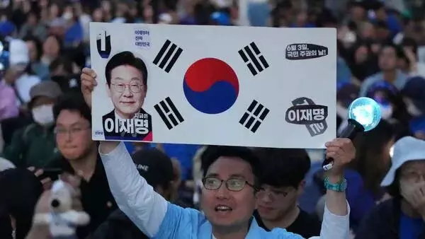 “South Korea राष्ट्रपति चुनाव: एग्जिट पोल में लिबरल उम्मीदवार ली जे-म्यांग को सबसे आगे बताया गया” “South Korea राष्ट्रपति चुनाव: एग्जिट पोल में लिबरल उम्मीदवार ली जे-म्यांग को सबसे आगे बताया गया”