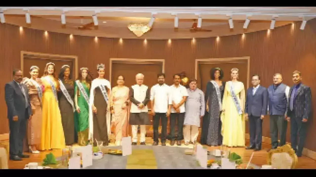 Telangana: मिस वर्ल्ड प्रतिभागियों ने तेलंगाना की प्रशंसा में गीत गाये Telangana: मिस वर्ल्ड प्रतिभागियों ने तेलंगाना की प्रशंसा में गीत गाये