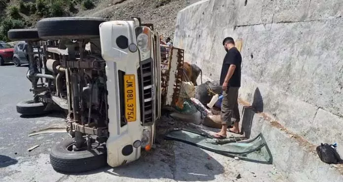 Bani में सड़क दुर्घटना में दो लोगों की मौत, छह घायल Bani में सड़क दुर्घटना में दो लोगों की मौत, छह घायल
