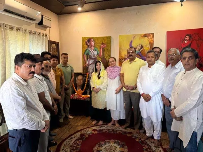 Jammu: ट्रस्ट ने मास्टर संसार चंद बारू को श्रद्धांजलि अर्पित की Jammu: ट्रस्ट ने मास्टर संसार चंद बारू को श्रद्धांजलि अर्पित की