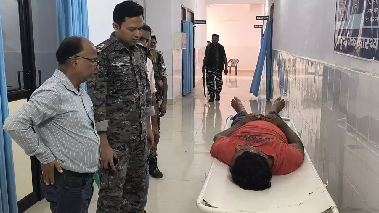Latehar: रेलवे के स्लैब से दबकर बंगाल के मजदूर की मौत Latehar: रेलवे के स्लैब से दबकर बंगाल के मजदूर की मौत