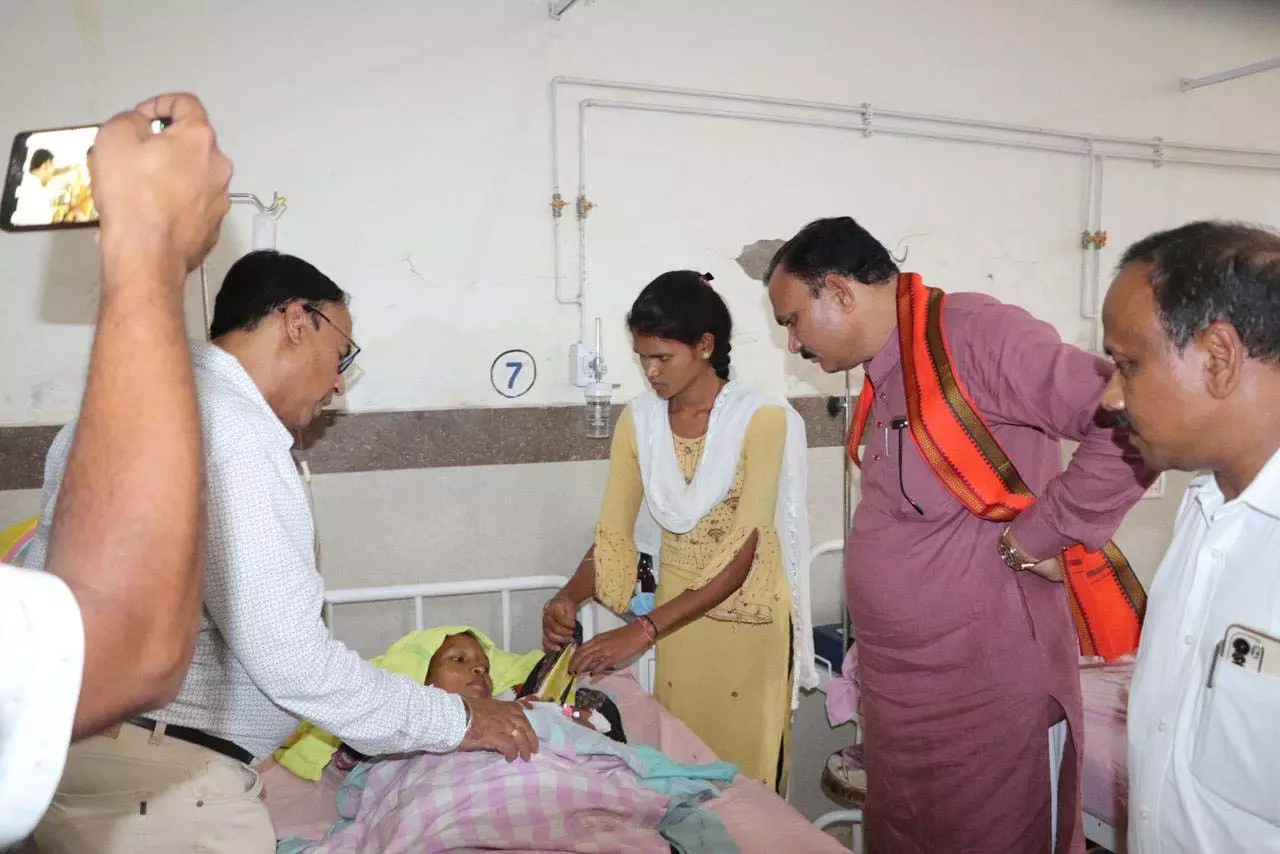 स्वास्थ्य मंत्री ने गौरेला-पेंड्रा-मरवाही जिला अस्पताल का किया निरीक्षण स्वास्थ्य मंत्री ने गौरेला-पेंड्रा-मरवाही जिला अस्पताल का किया निरीक्षण
