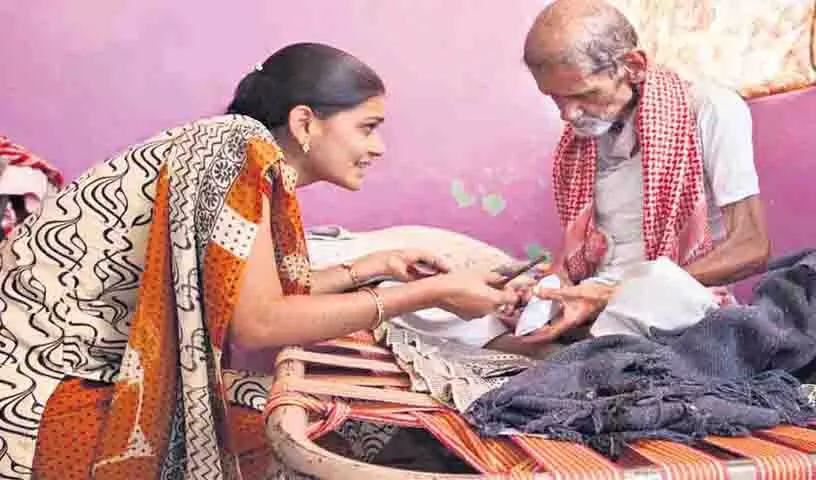 Telangana हर जिले में वरिष्ठ नागरिक दिवस देखभाल केंद्र खोलेगा Telangana हर जिले में वरिष्ठ नागरिक दिवस देखभाल केंद्र खोलेगा