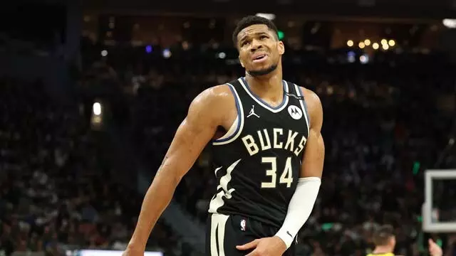 टोरंटो रैप्टर्स Giannis एंटेटोकुनम्पो के लिए सक्रिय रूप से व्यापार की तलाश में टोरंटो रैप्टर्स Giannis एंटेटोकुनम्पो के लिए सक्रिय रूप से व्यापार की तलाश में