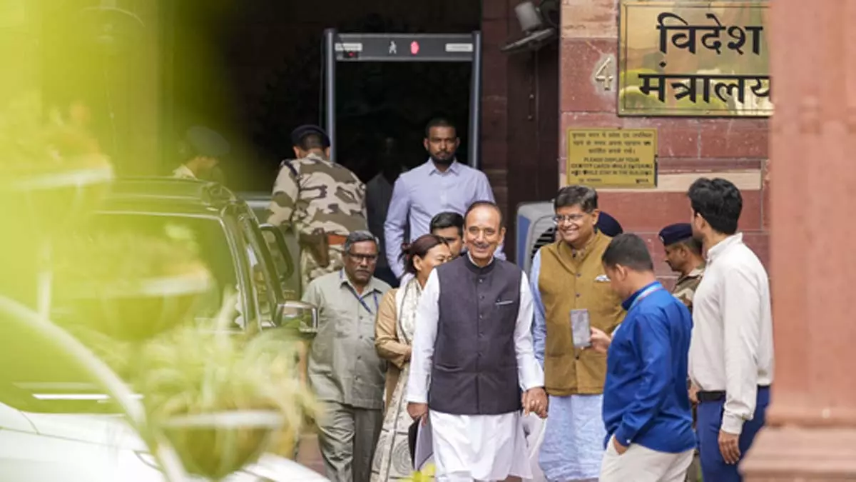 ऑपरेशन Sindoor : 4 देशों के दौरे के बाद बहुदलीय प्रतिनिधिमंडल ने जयशंकर से की मुलाकात ऑपरेशन Sindoor : 4 देशों के दौरे के बाद बहुदलीय प्रतिनिधिमंडल ने जयशंकर से की मुलाकात