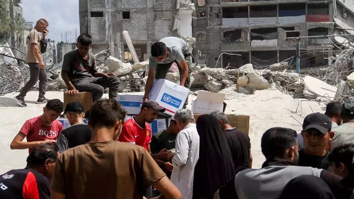 Gaza War: खाने की भीड़ पर फायरिंग, संदिग्ध हमले में 27 की मौत Gaza War: खाने की भीड़ पर फायरिंग, संदिग्ध हमले में 27 की मौत